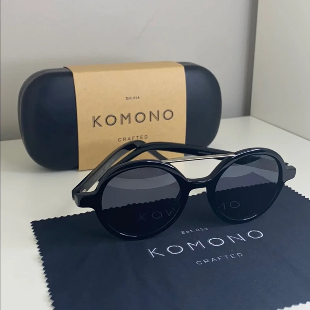 Komono New Vivien Glossy Black Sunglasses round